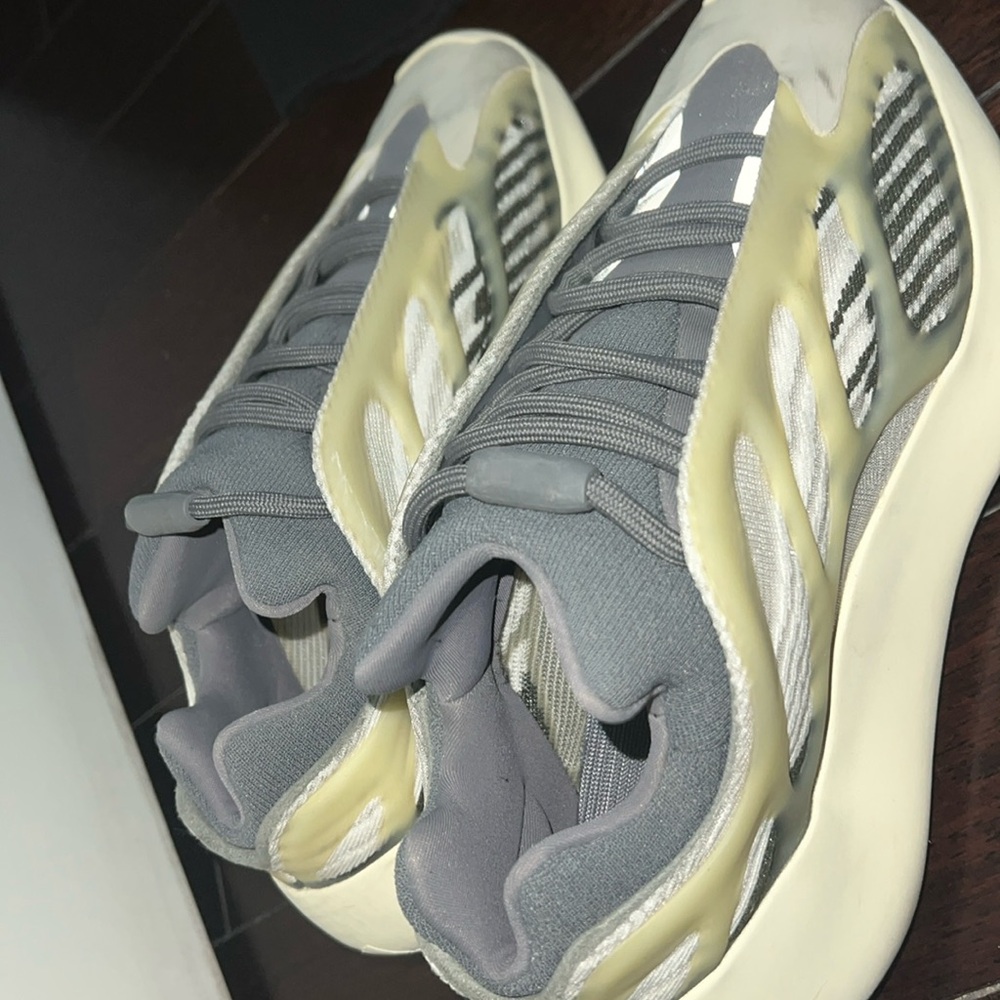 Yeezy Sneakers